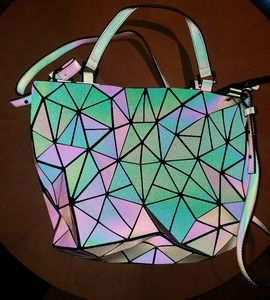 Reflective geometric purse